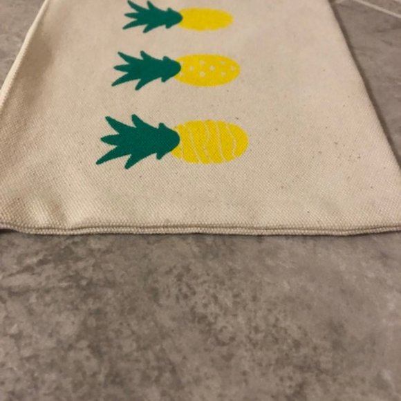 3/$12 AOA Studio Pineapple Canvas Pouch NWOT - Picture 8 of 10